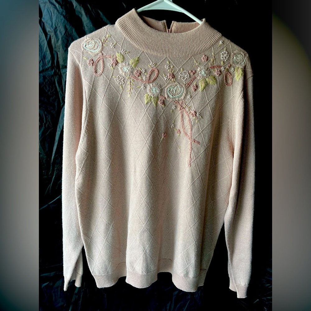 Alfred Dunner Pink embroidered floral sweater long sleeve size medium